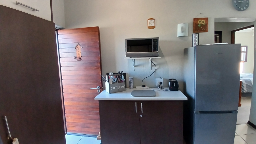 2 Bedroom Property for Sale in Sandbaai Western Cape